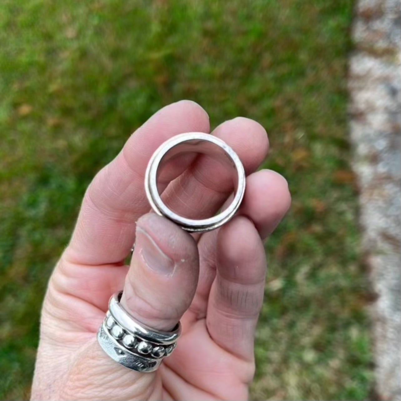 Retired Silpada Hammered Spinner Ring - Size 10