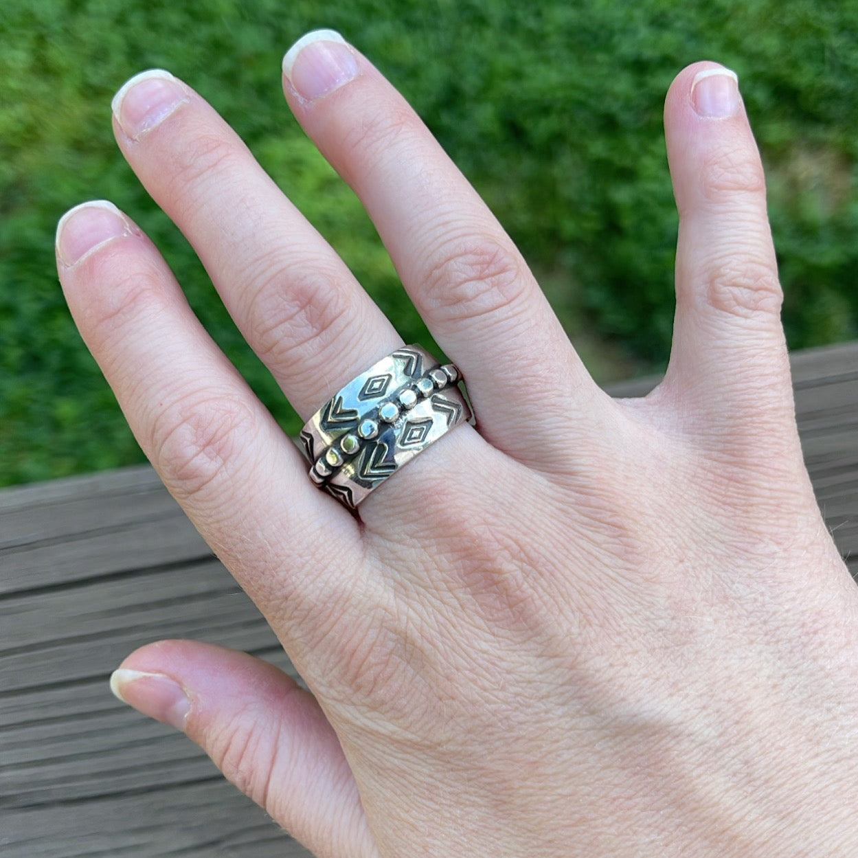 Arrows & Center Beading Wide Stamped Ring